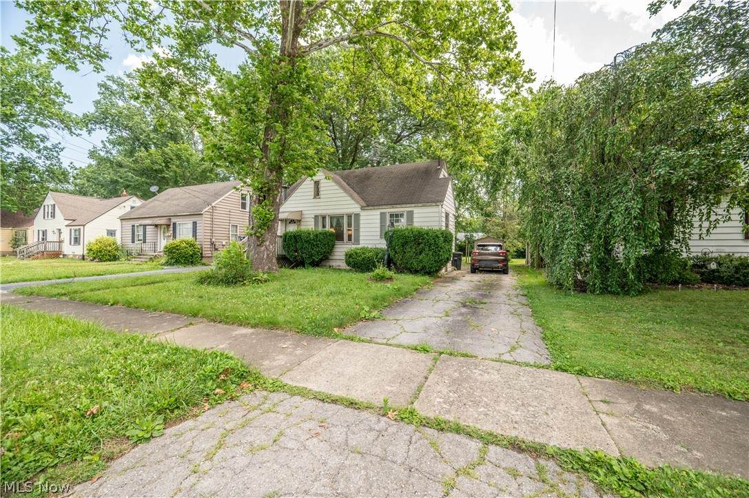 727 Meadowbrook Avenue - Photo 1