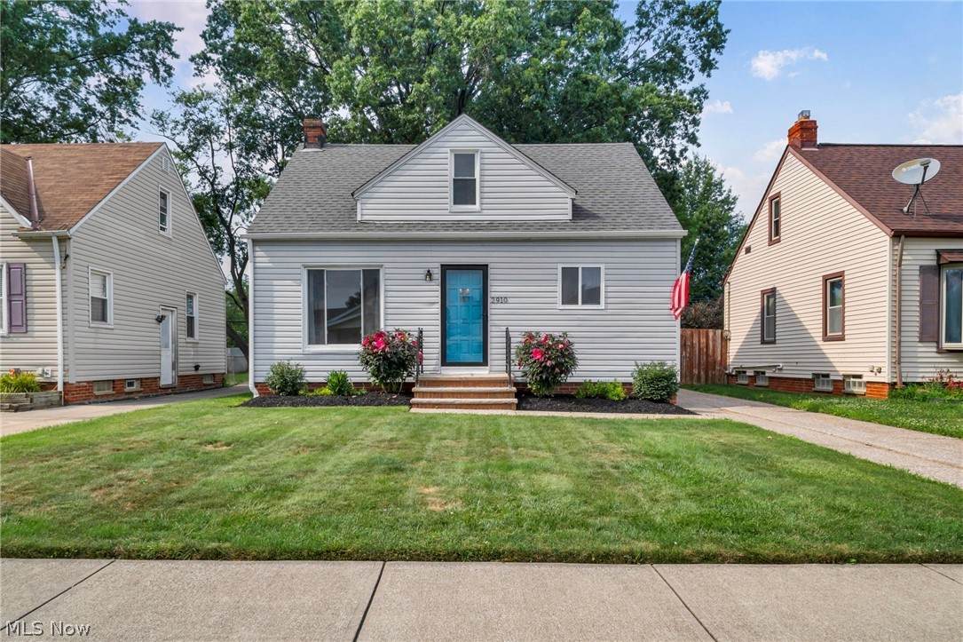 2910 Commonwealth Drive - Photo 1