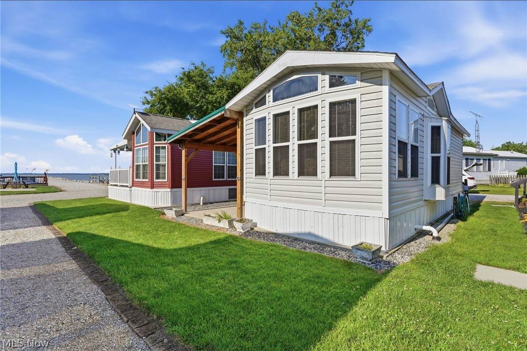 7420 Bayshore Road - Photo 1