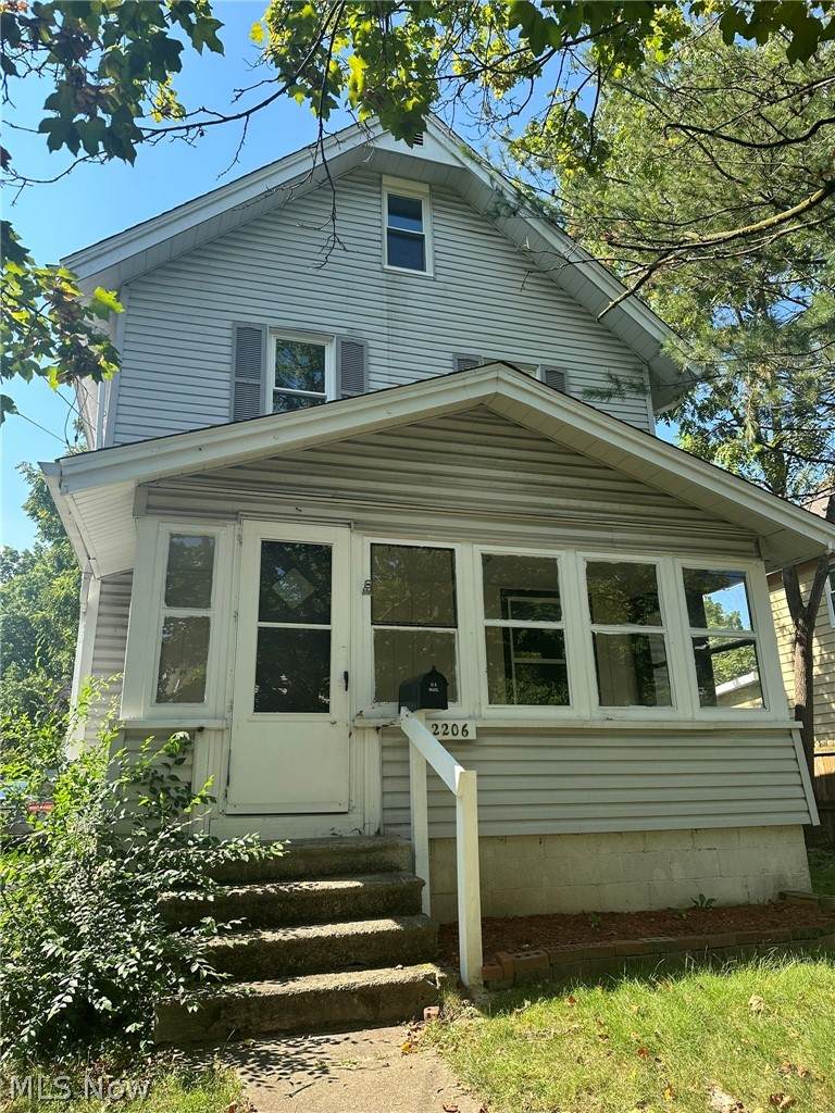 2206 25th Street - Photo 1