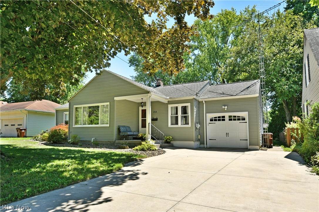 253 Maple Street - Photo 1