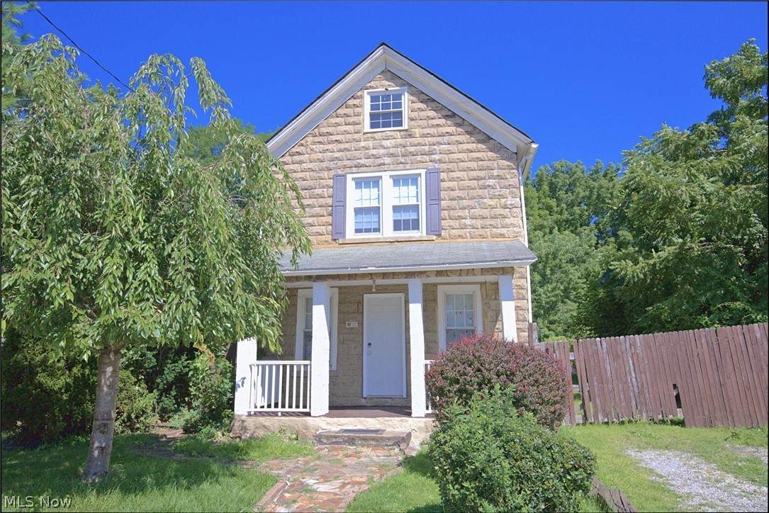 519 Wellington Avenue - Photo 1