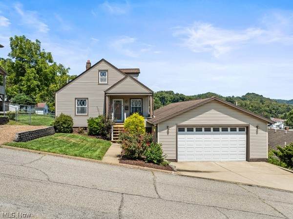 567 44th Street - Photo 1