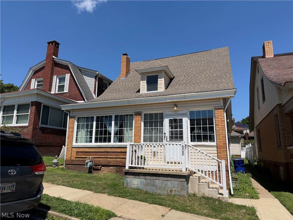 605 Mckinnon Avenue - Photo 1