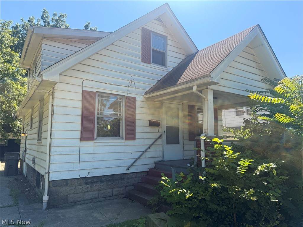 231 Marmion Avenue - Photo 1