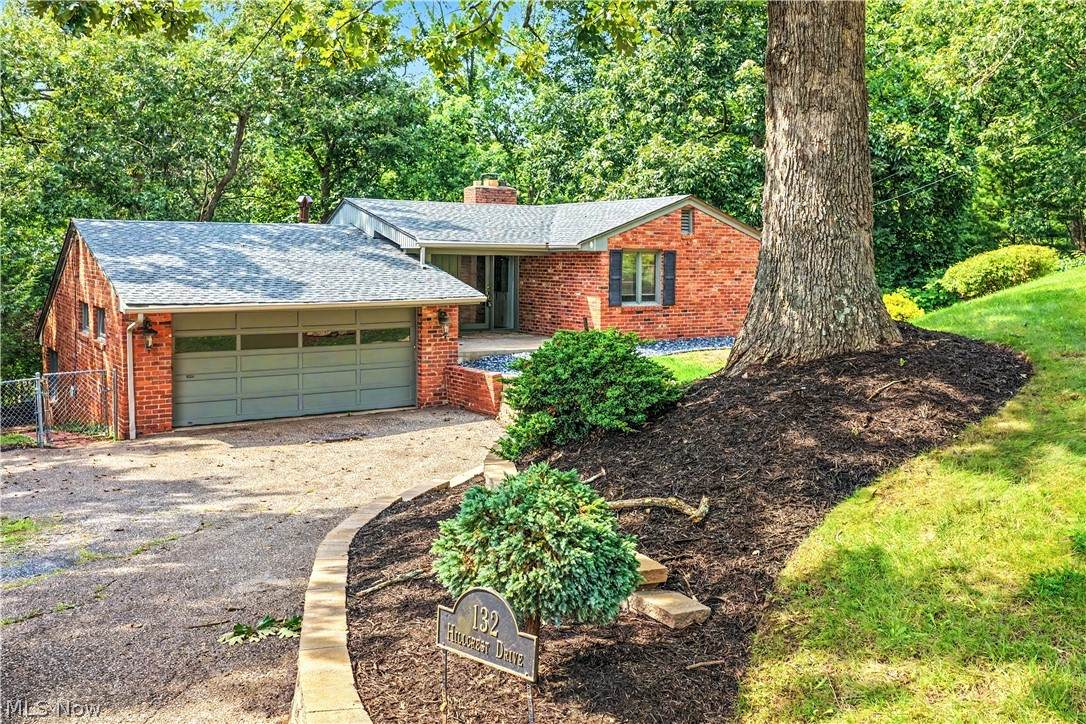 132 Hillcrest Drive - Photo 1