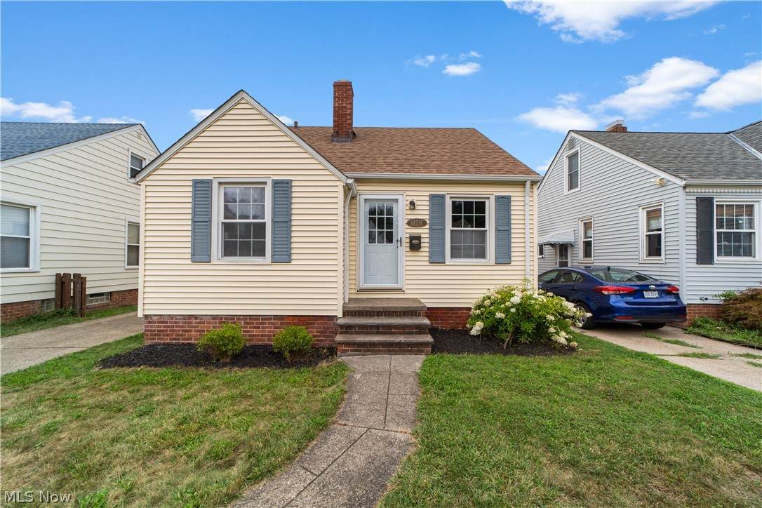 14216 Adrian Avenue - Photo 1