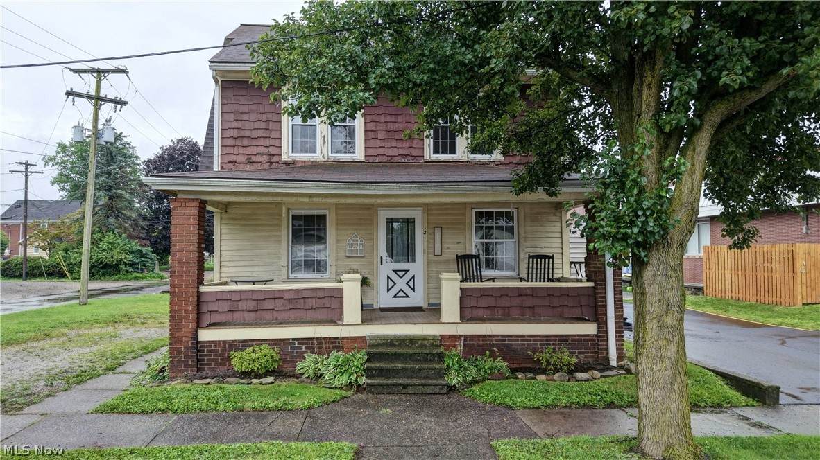 121 2nd Street - Photo 1