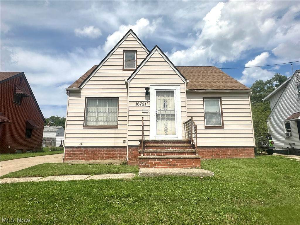 16721 Harvard Avenue - Photo 1