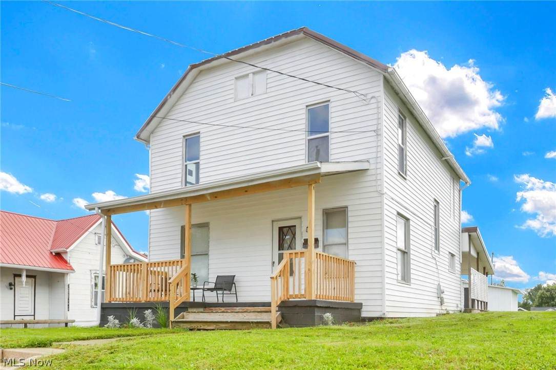 235 Maple Heights - Photo 1