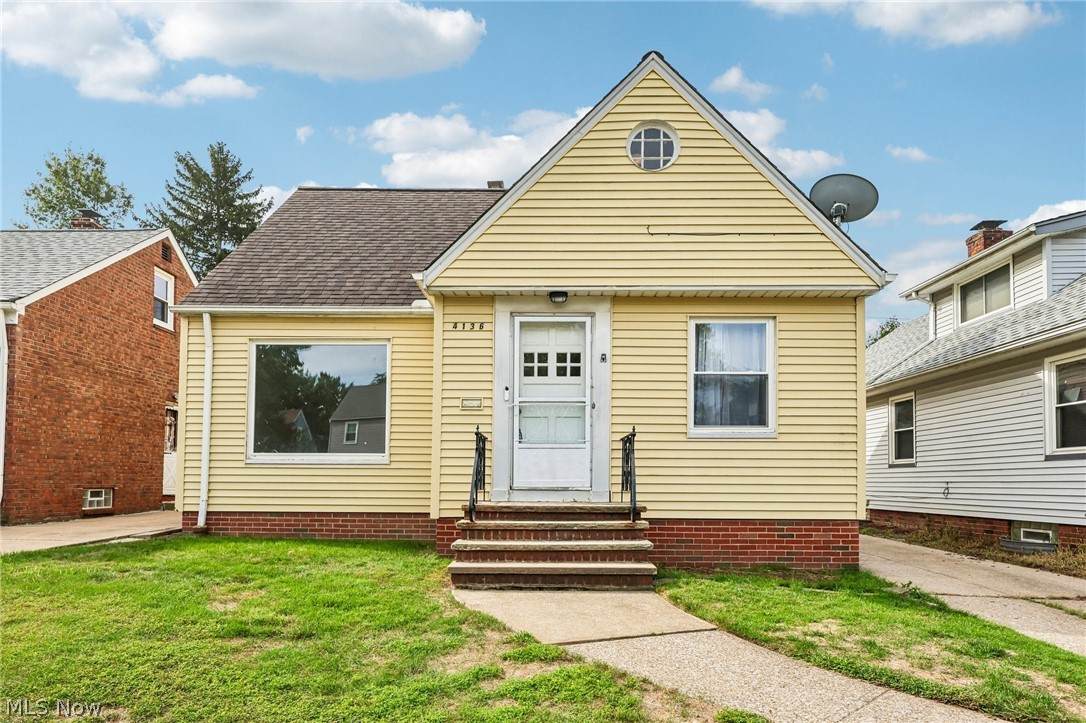 4136 Harwood Road - Photo 1