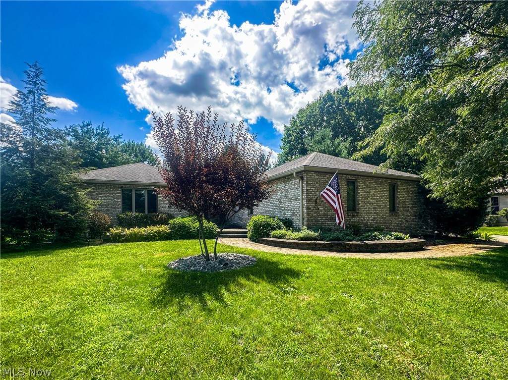 11 Mohawk Drive - Photo 1