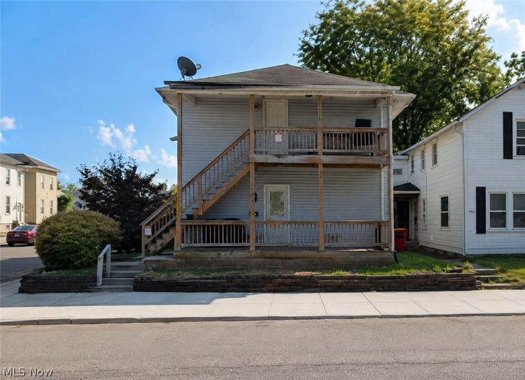 901 Columbia Street - Photo 1