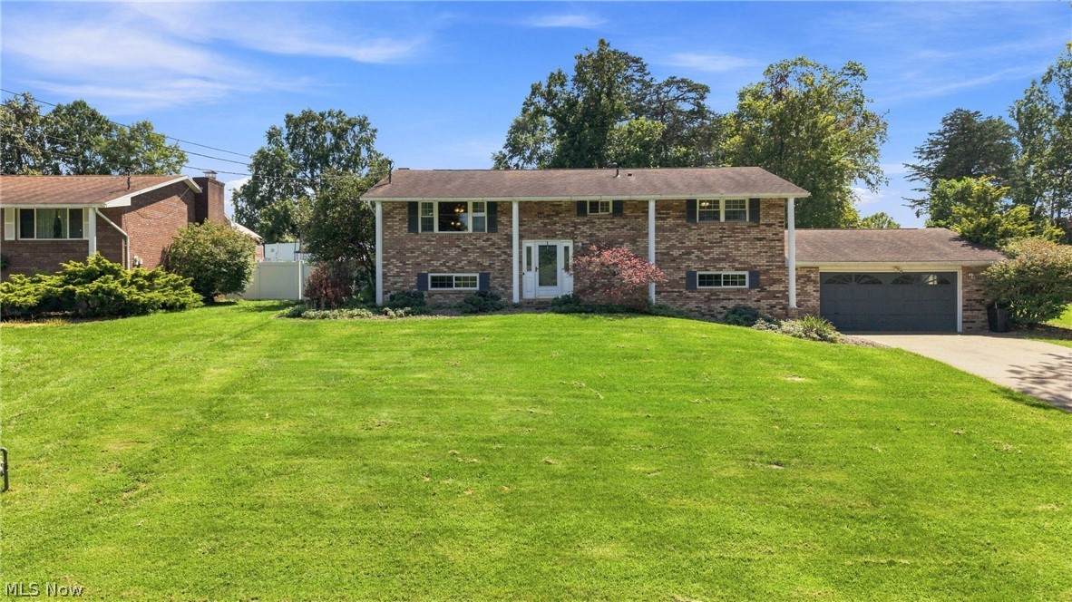 312 Maple Drive - Photo 1