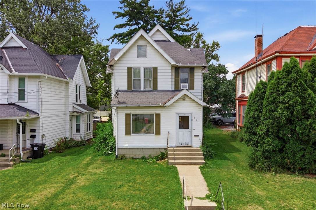 104 Vennum Avenue - Photo 1