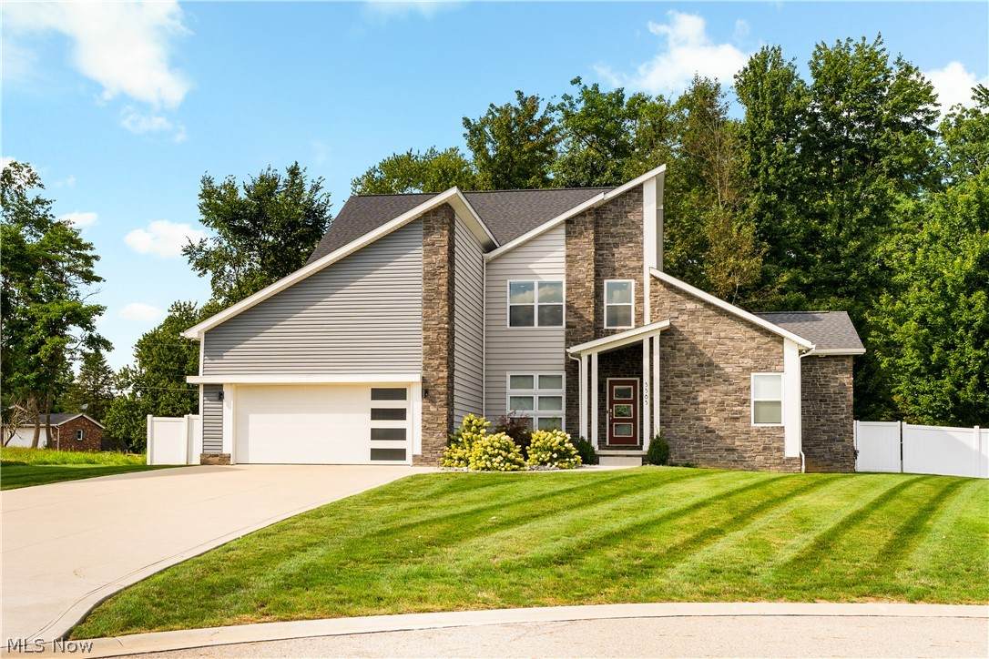 5585 Shadow Ridge Circle - Photo 1