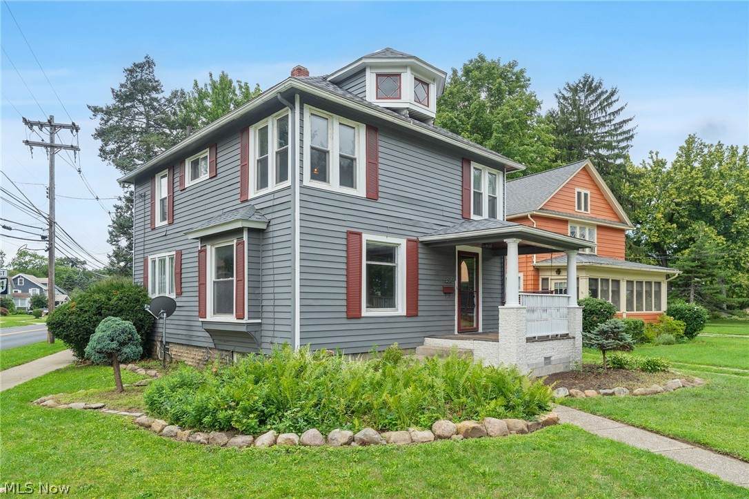 384 Bank Street - Photo 1