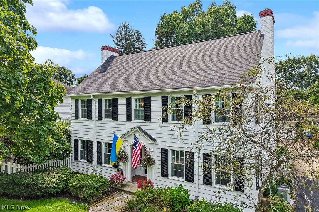 170 Overwood Road - Photo 1