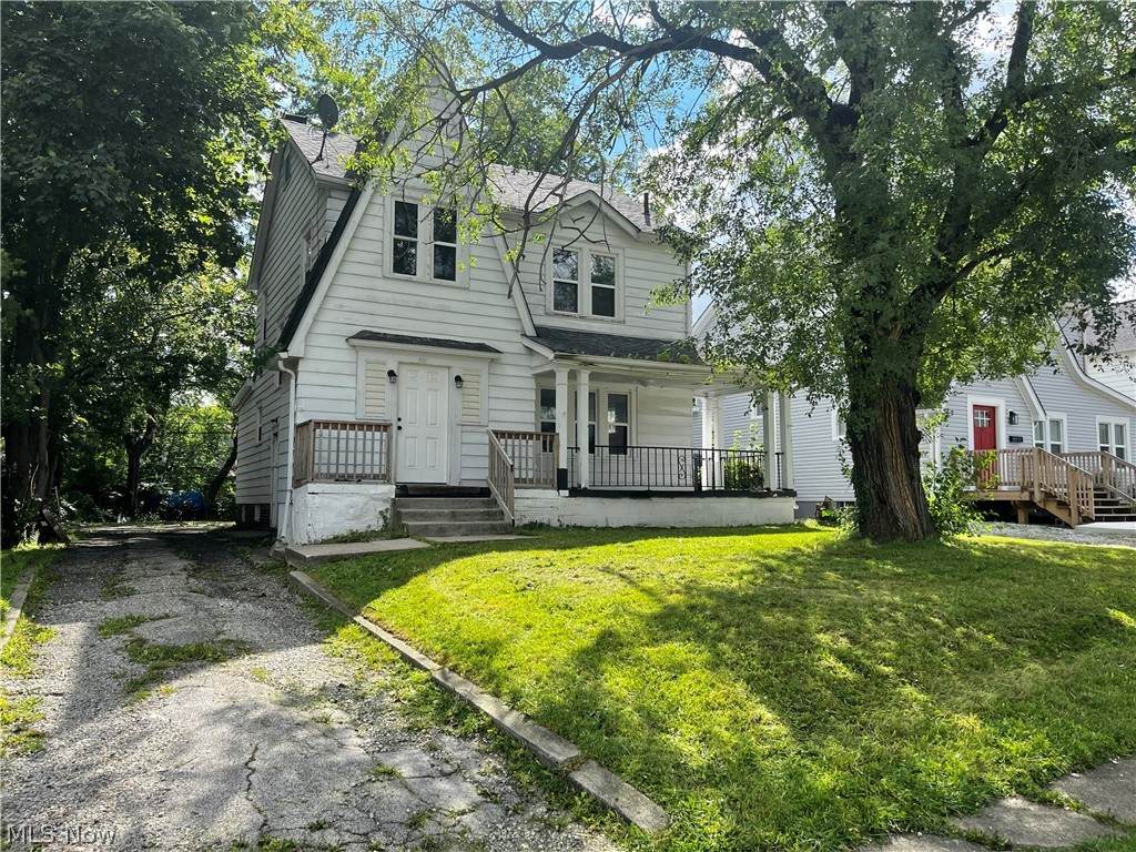 681 Moreley Avenue - Photo 1