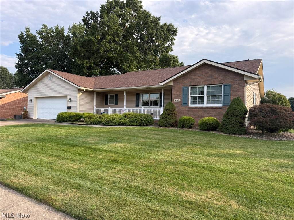 490 Ellen Avenue - Photo 1