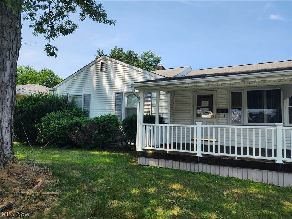 105 Helena Drive - Photo 1