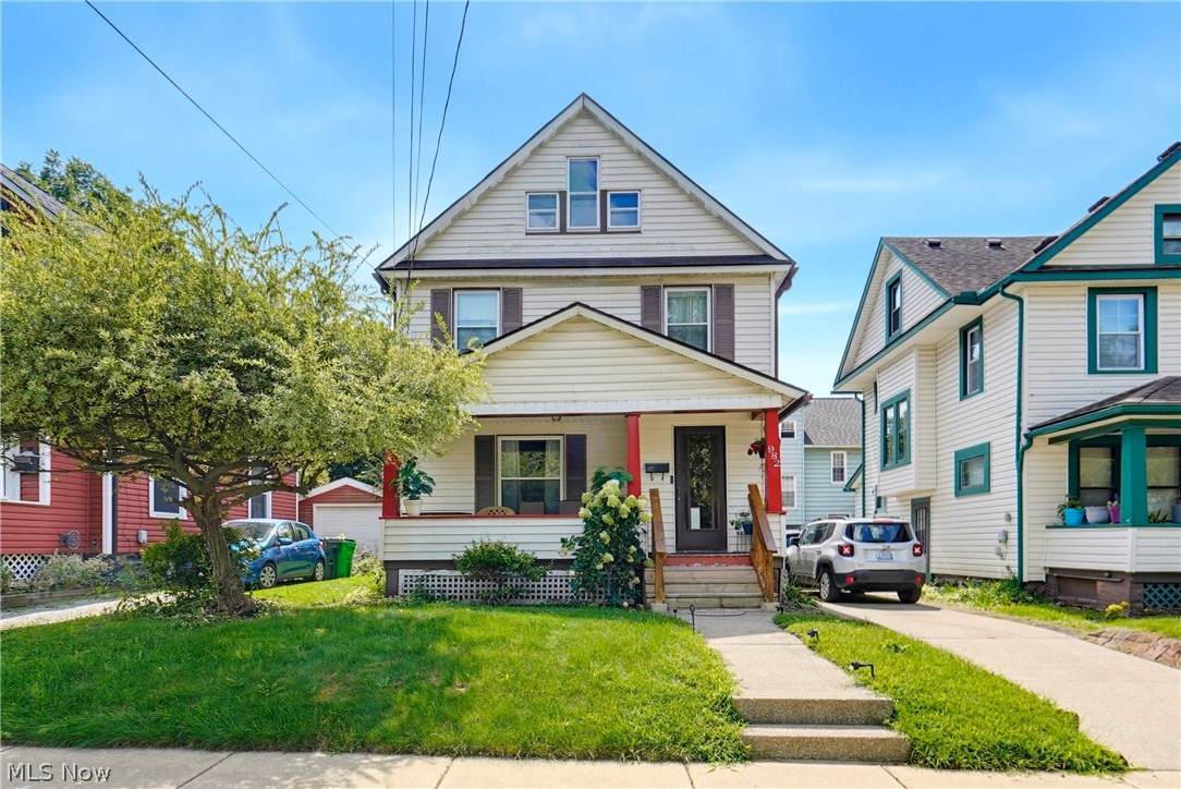 982 Hopocan Avenue - Photo 1