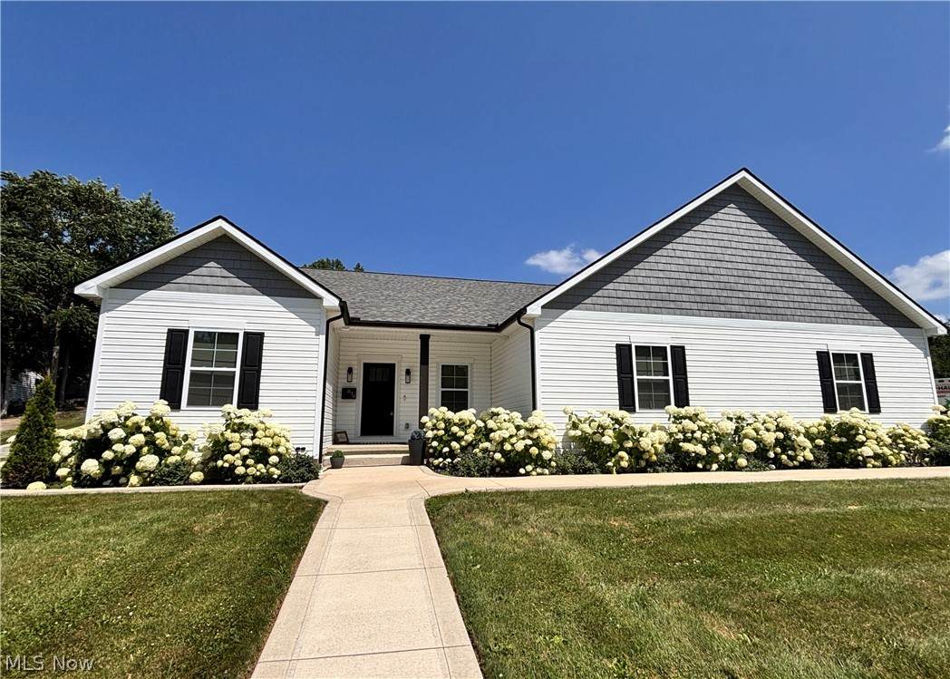 614 11th Street - Photo 1