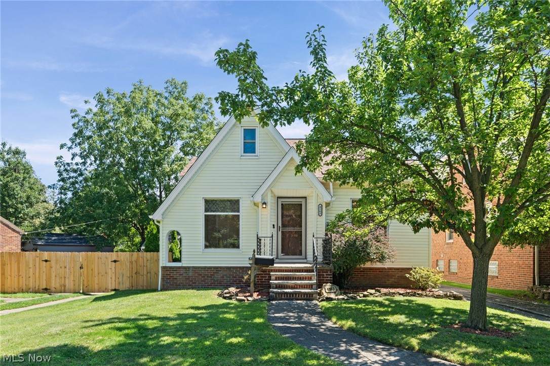 4163 62 Street - Photo 1