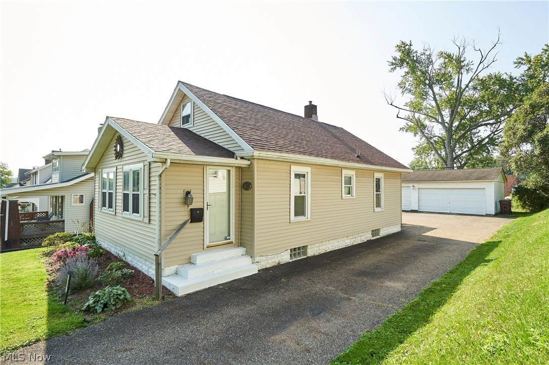 1622 31st Street - Photo 1