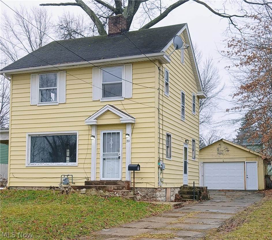 39 Hilton Avenue - Photo 1