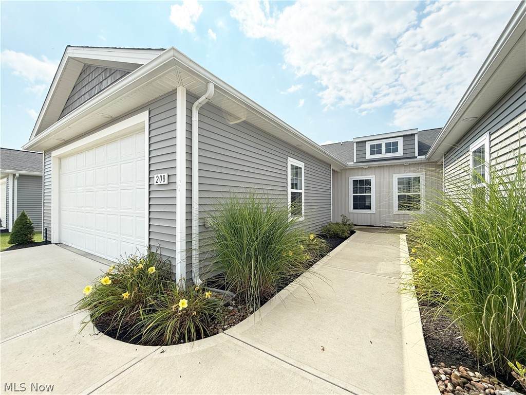 208 Silver Spring Circle - Photo 1