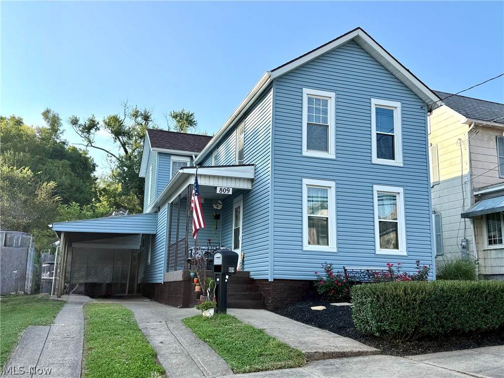 809 Warren Street - Photo 1