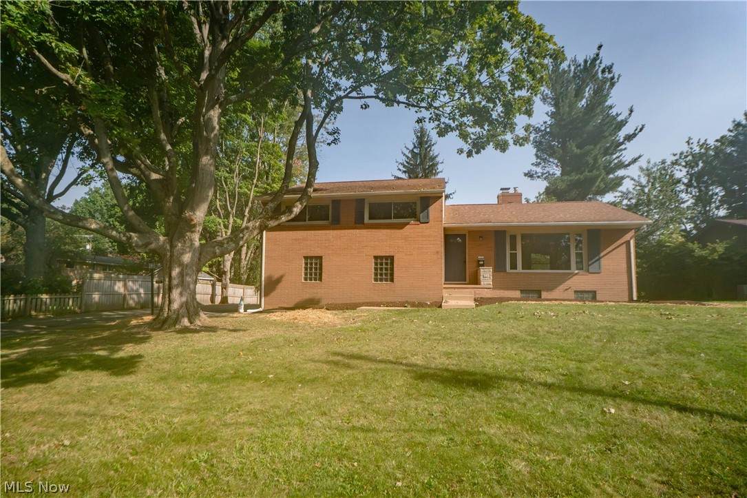 615 Summit Street - Photo 1