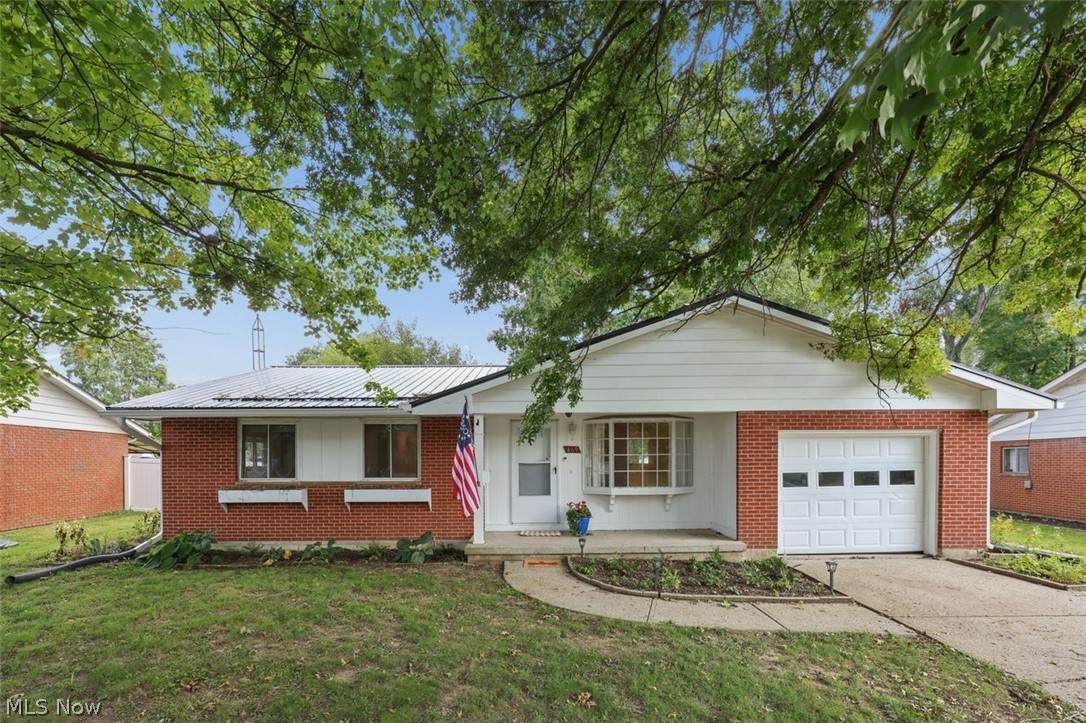 469 Alford Drive - Photo 1