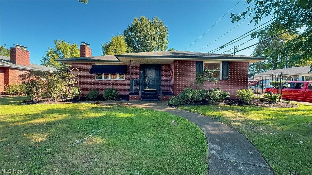 709 37th Street - Photo 1