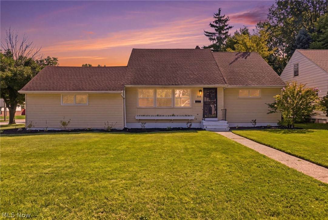 315 Greenvale Road - Photo 1
