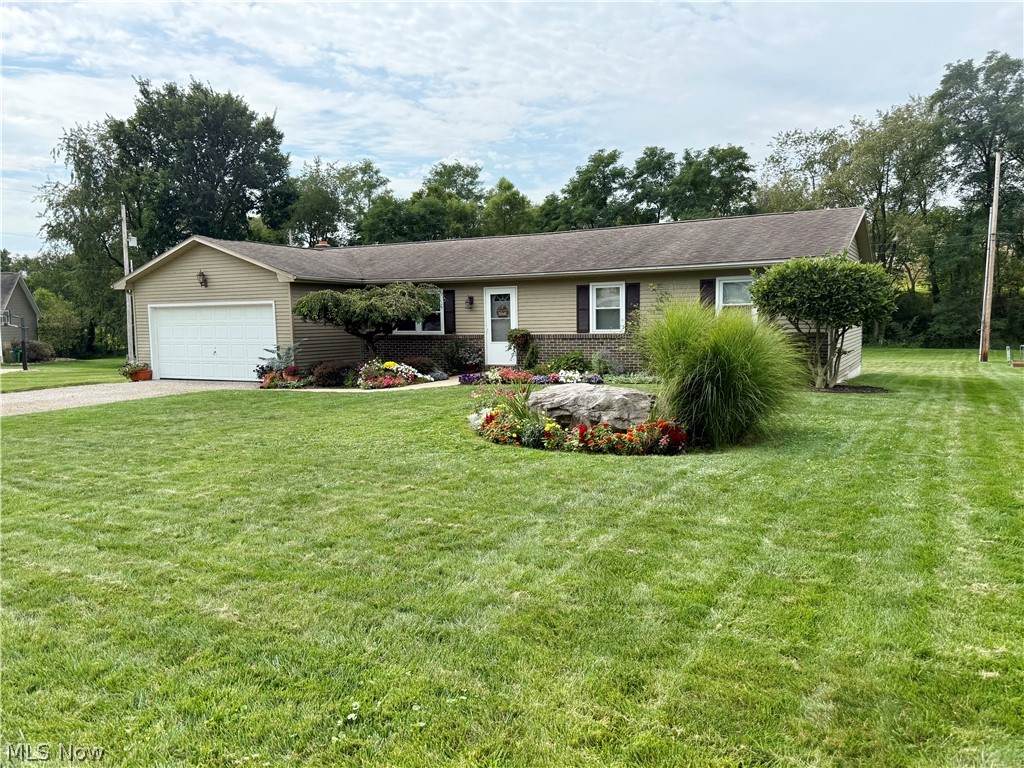 806 Geneva Street - Photo 1