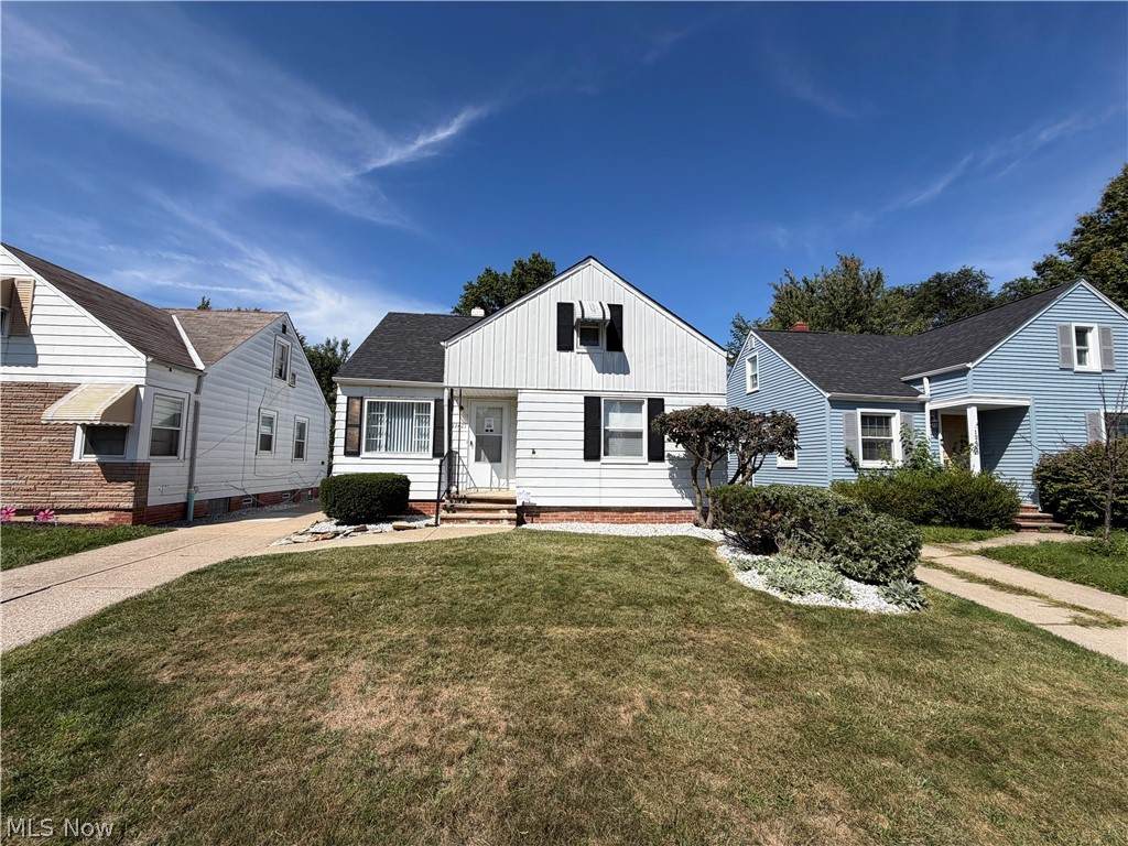 12421 Willard Avenue - Photo 1