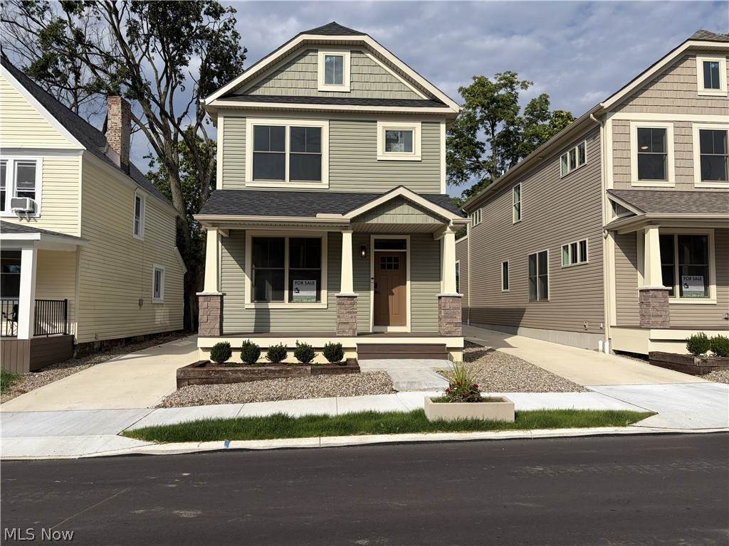 1881 Woodlawn Avenue - Photo 1