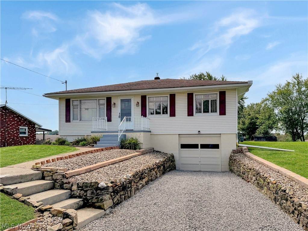 131 Beverly Lane - Photo 1