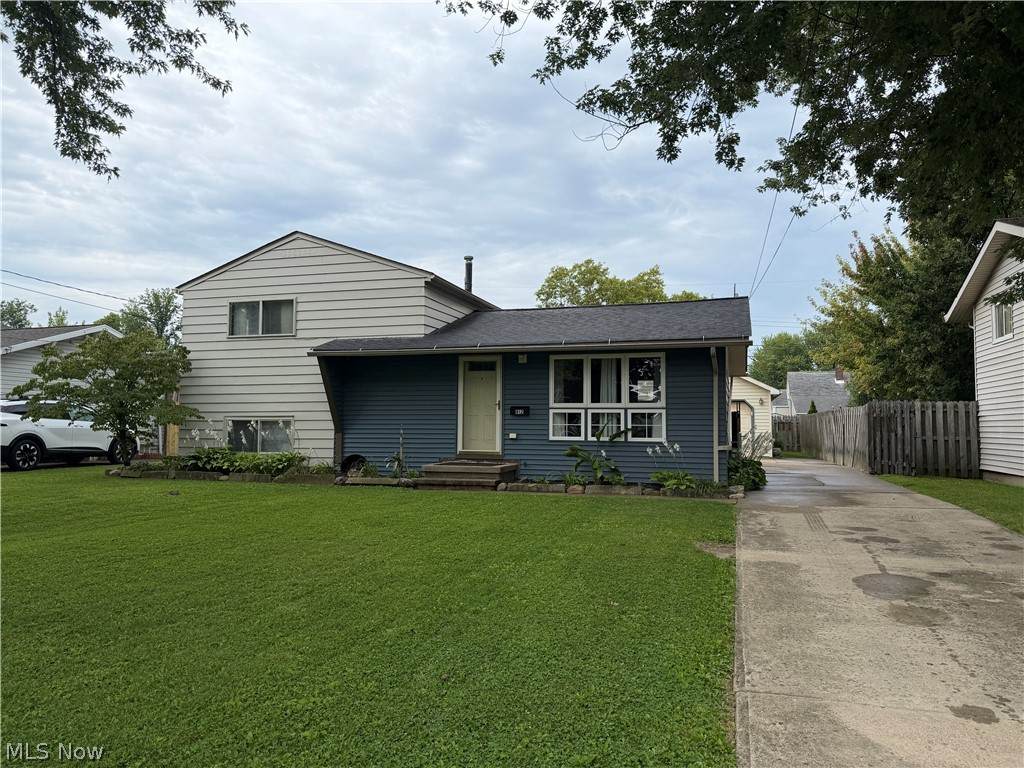 812 West Drive - Photo 1