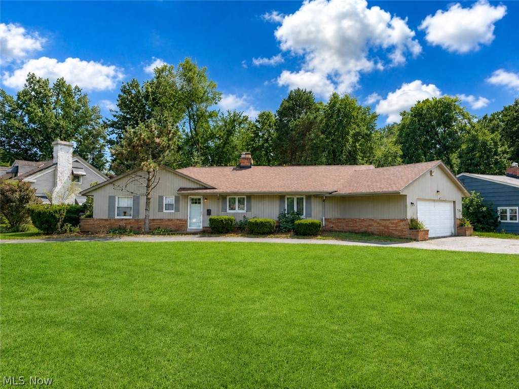 1290 Forest Hills Boulevard - Photo 1