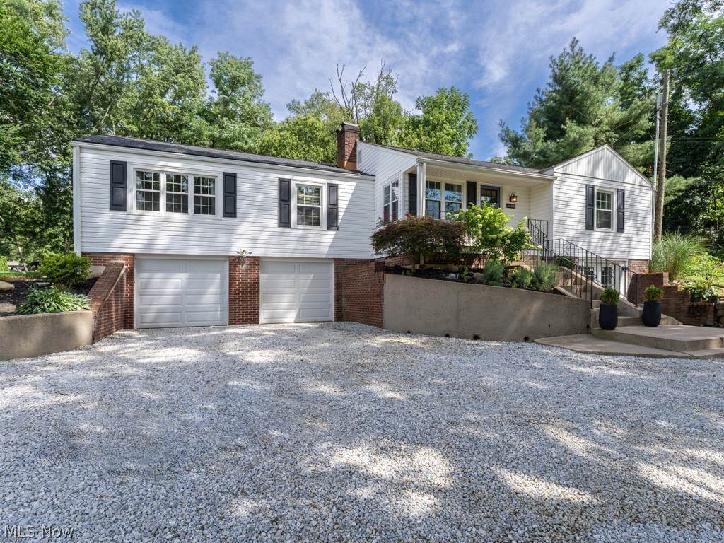 5560 East Boulevard - Photo 1