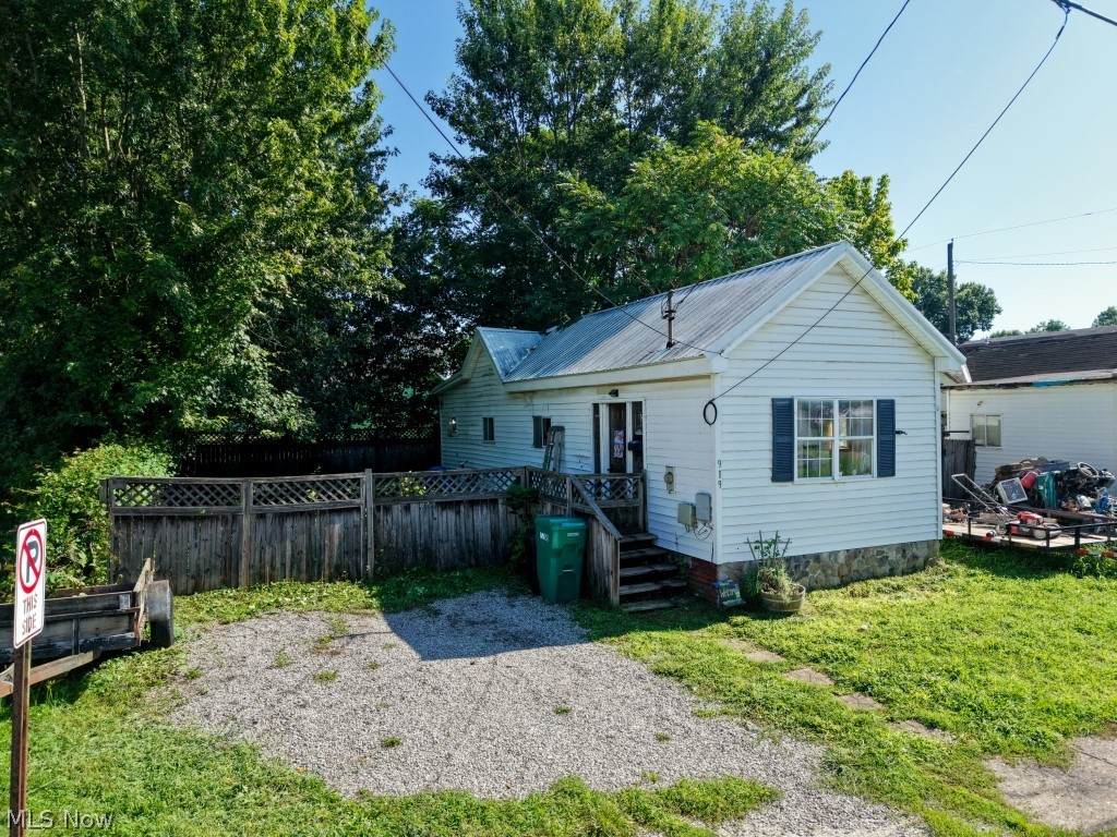 919 15th Street - Photo 1