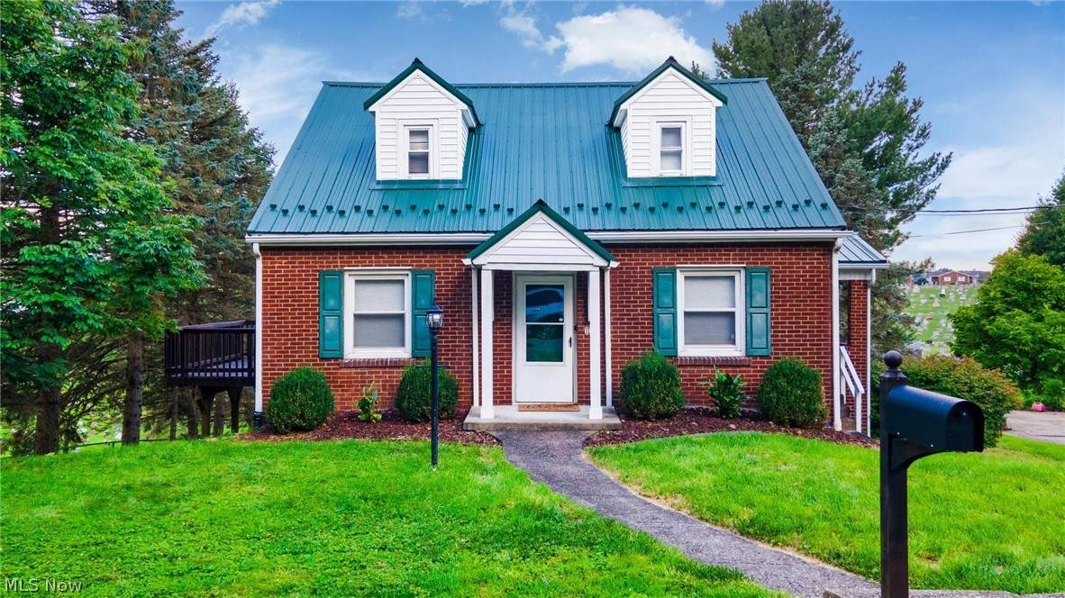 122 Belleview Drive - Photo 1
