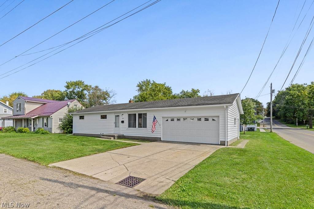1902 Root Avenue - Photo 1