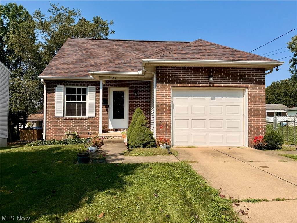 424 Shaw Avenue - Photo 1
