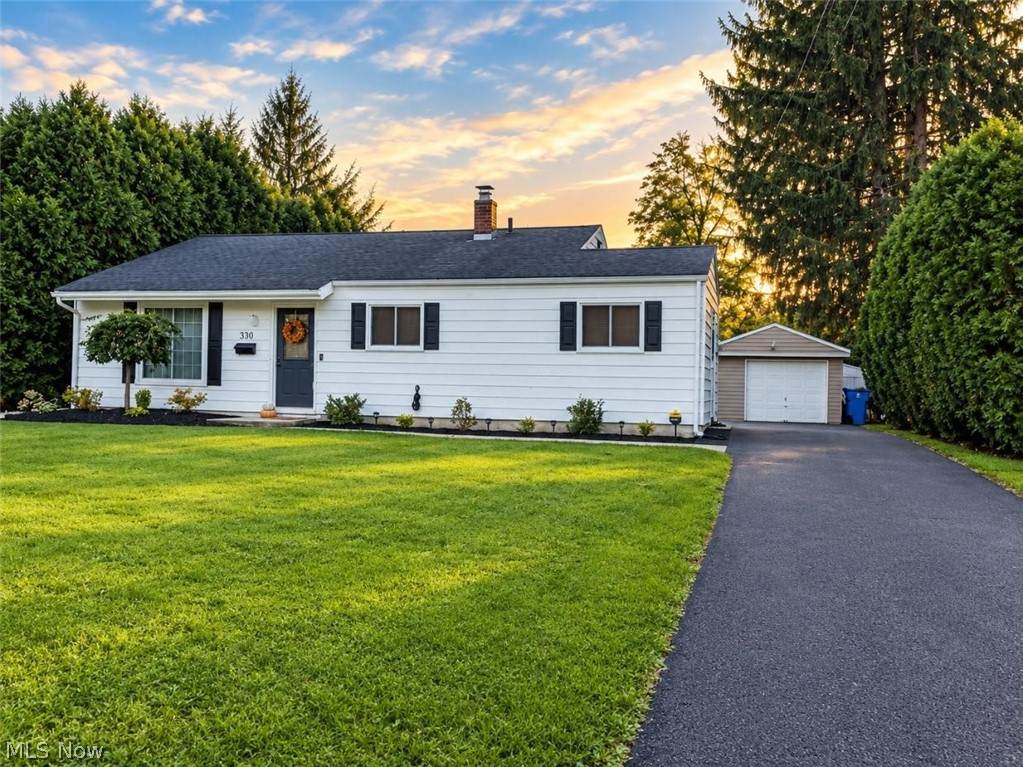 330 Cynthia Drive - Photo 1