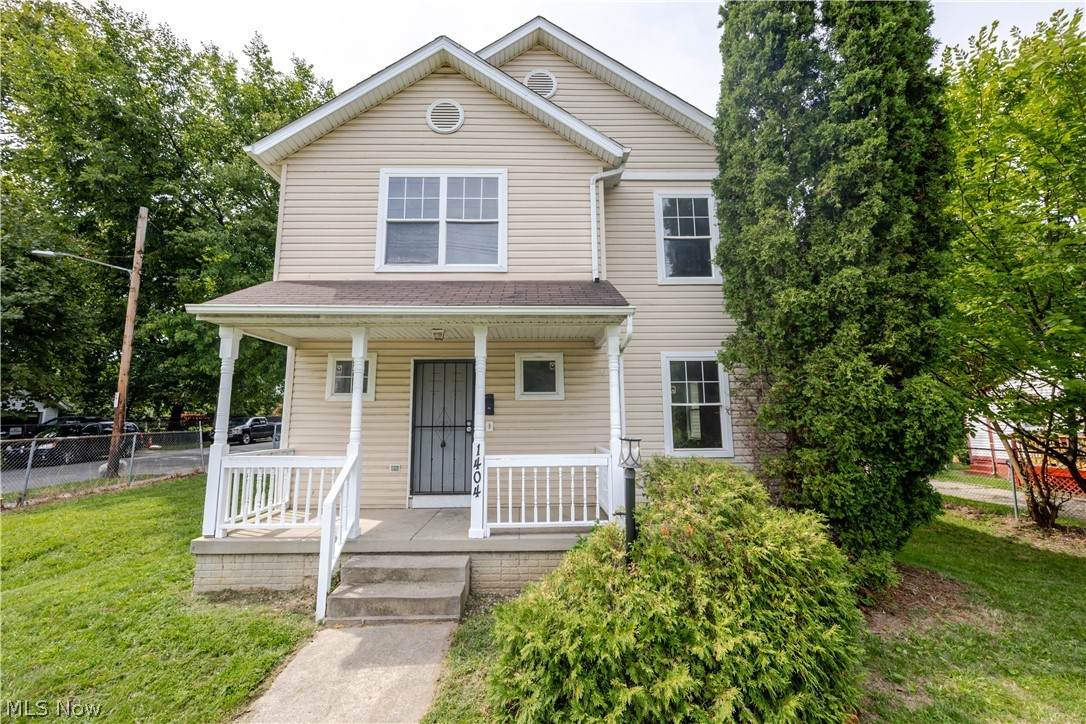 1404 Lakeview Road - Photo 1
