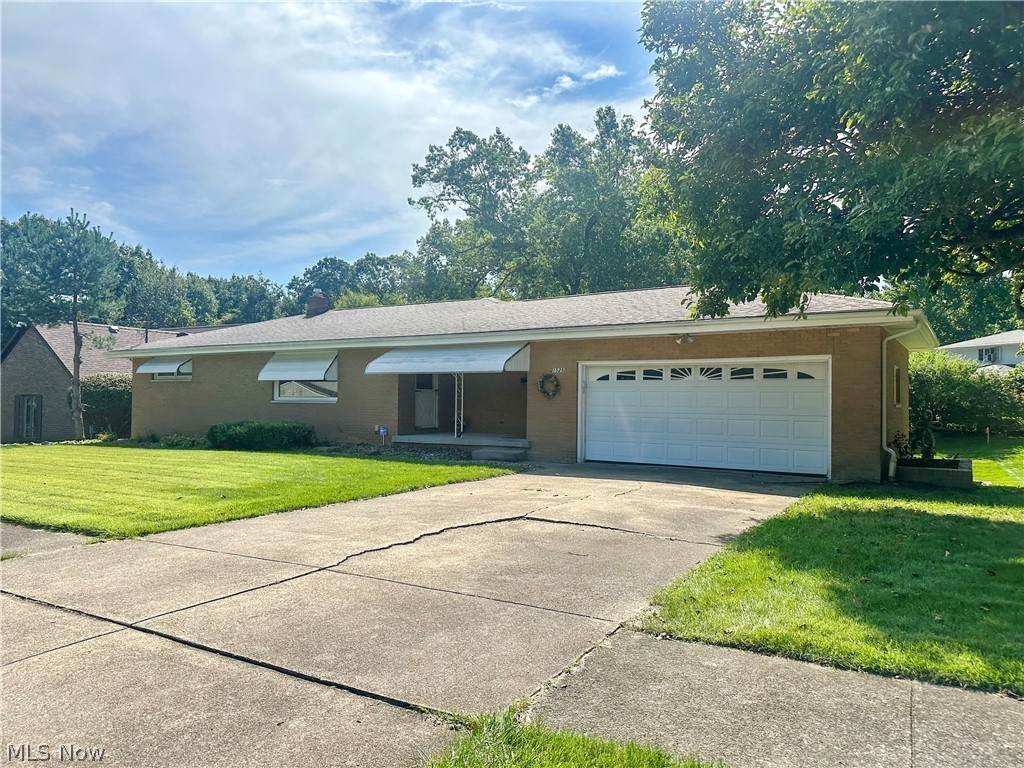 1525 Bellvue Drive - Photo 1
